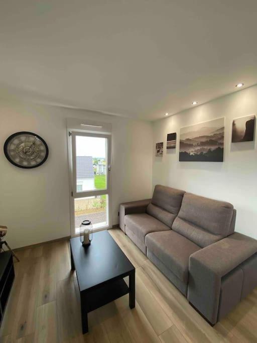 Appartement Climatise Charmes  Buitenkant foto