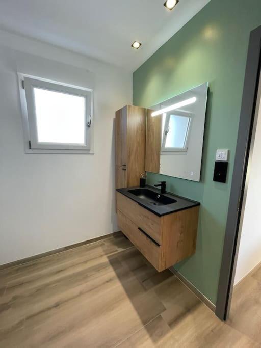 Appartement Climatise Charmes  Buitenkant foto