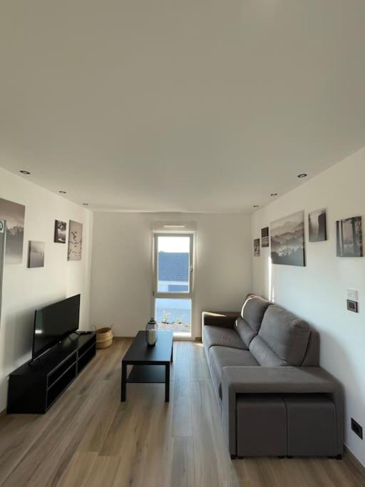 Appartement Climatise Charmes  Buitenkant foto